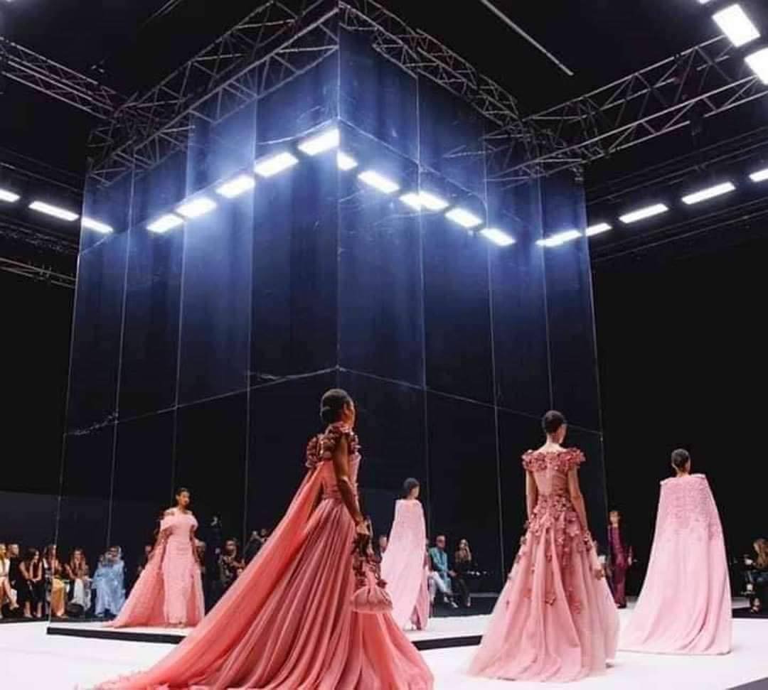 مهرجان الرياض عرض الأزياء