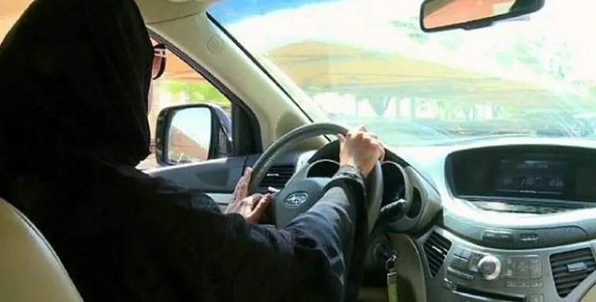 شروط قيادة المرأة للسيارة