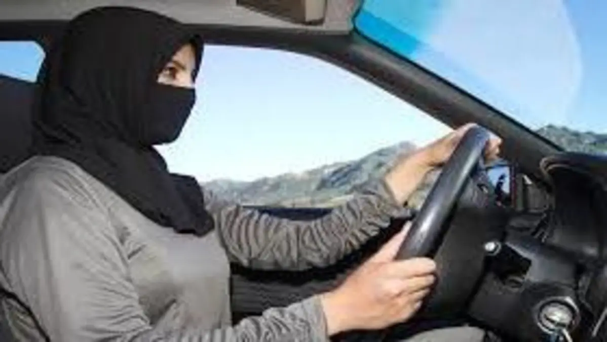 شروط قيادة المرأة للسيارة