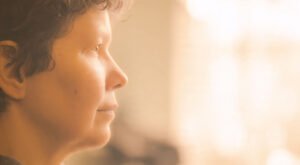 التكامل المهني وفرص العمل لدعم البالغين المصابين بالتوحد في المجتمع